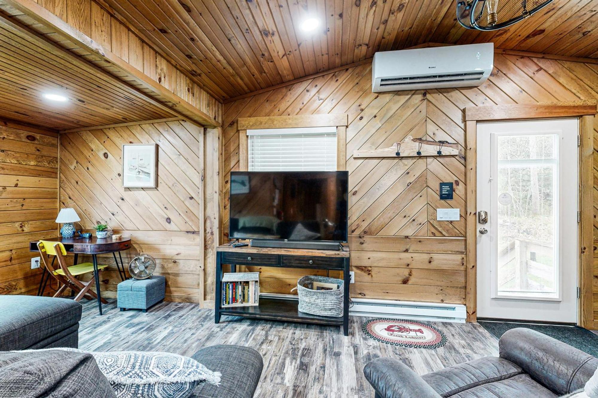 Little Cottage In The Woods Бутбей-Харбор Экстерьер фото